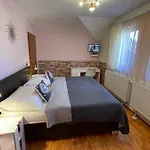 Guest house Pod Guglom