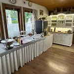 Pod Guglom Guest house 2*