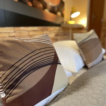 Pod Guglom Pensionat 2*