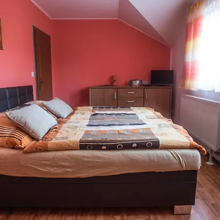 Pensión Pod Guglom 2*